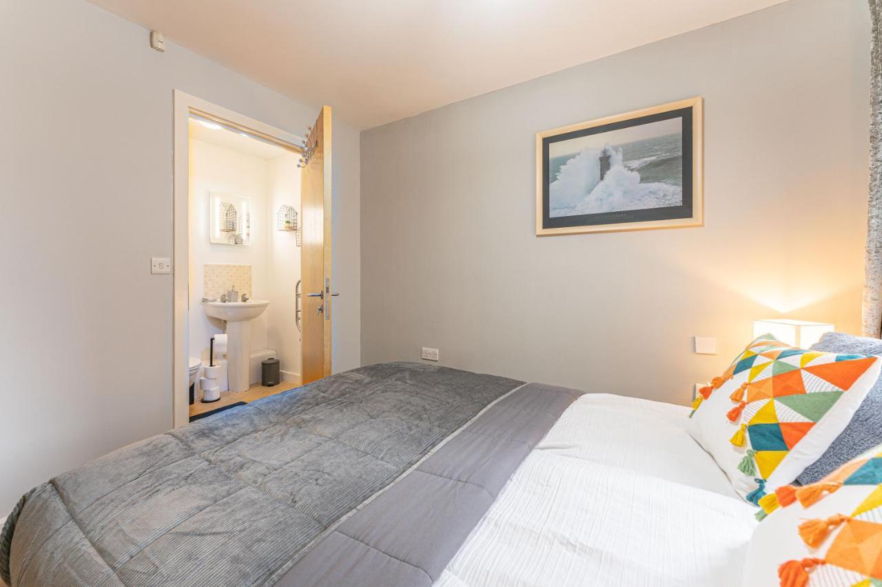 City Centre Flat Ideal For Contractors, Families & Relocators - Disable People Welcome - Free Parking, Fast Wifi, Smart Tv And 2 Bathrooms, 7Min Walk From Train Station! كوفنتري المظهر الخارجي الصورة