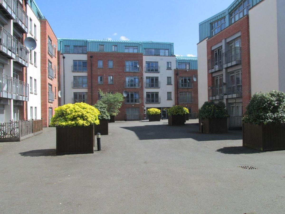 City Centre Flat Ideal For Contractors, Families & Relocators - Disable People Welcome - Free Parking, Fast Wifi, Smart Tv And 2 Bathrooms, 7Min Walk From Train Station! كوفنتري المظهر الخارجي الصورة